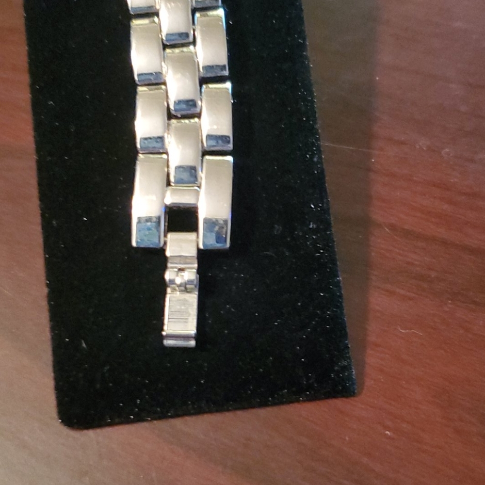Watch - Picture 3 of 6